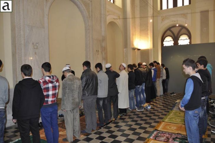 Selanik Yeni Camii’nde Namaz
