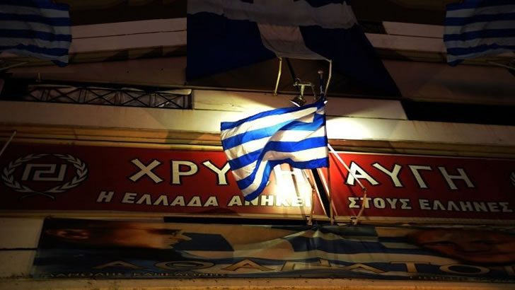 Irkçı Altın Şafak partisinin genel merkezi de kapandı