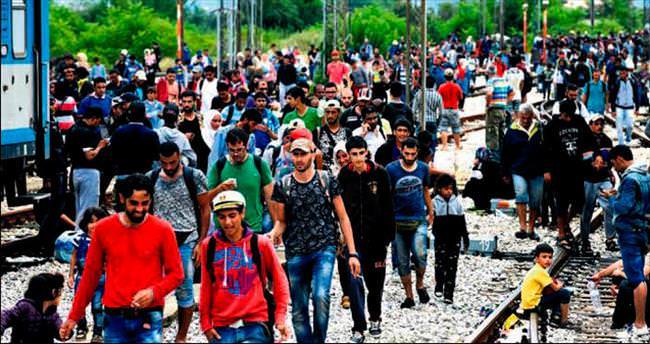Yunanistan göçmen kriziyle kaynıyor