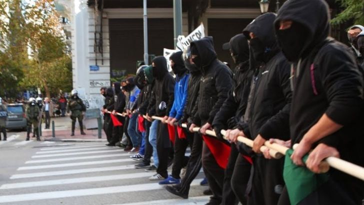 Yunanistan’da anarşistler uyuşturucu denetimine başladı