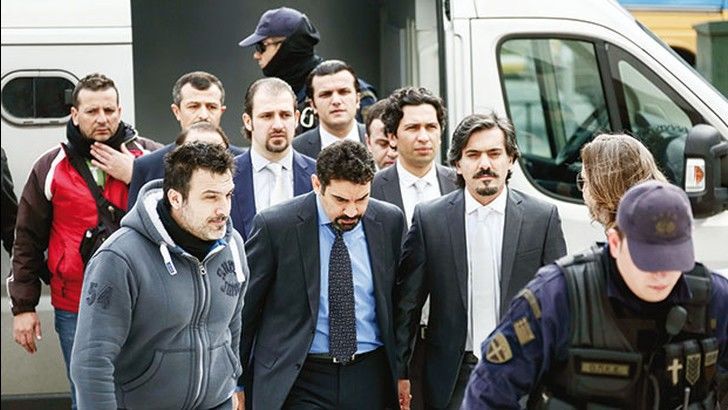 Yunanistan Darbeci Askerleri Neden İade Etmiyor?