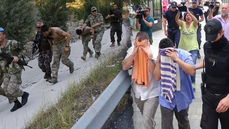 Yunanistan’a kaçan askerler suikast timiyle görüşmüş