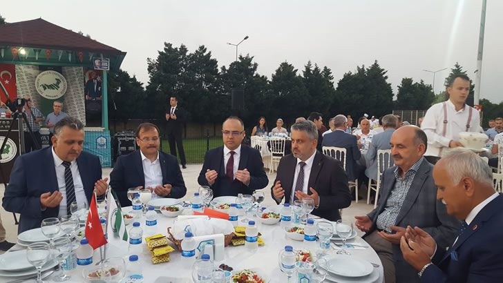 Bursa’da binlerce Batı Trakyalı iftarda buluştu