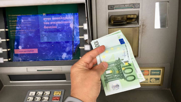 Yunanistan’da 12 yıl sonra ilk defa emekli maaşlarına zam geliyor